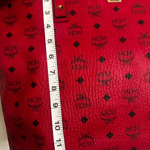 Authentic MCM Large Reversible Liz Shopper in Candy Red. Great Valentine Gift - Picture 6 of 13